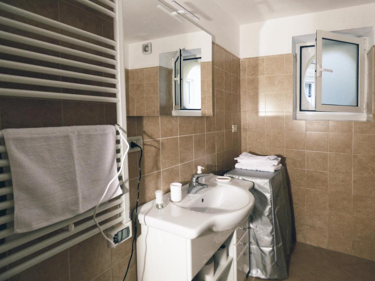 Апартаменты Casa Maura - 2 Passi Nella Storia Генуя Экстерьер фото